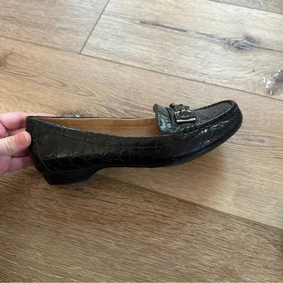 Naturalizer Northall Women's Black Loafer with Silver Buckle Size 7 1/2 GUC - Picture 8 of 12